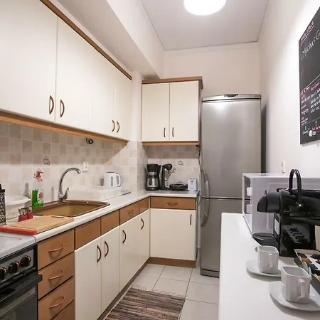 Apartment With Private Parking *